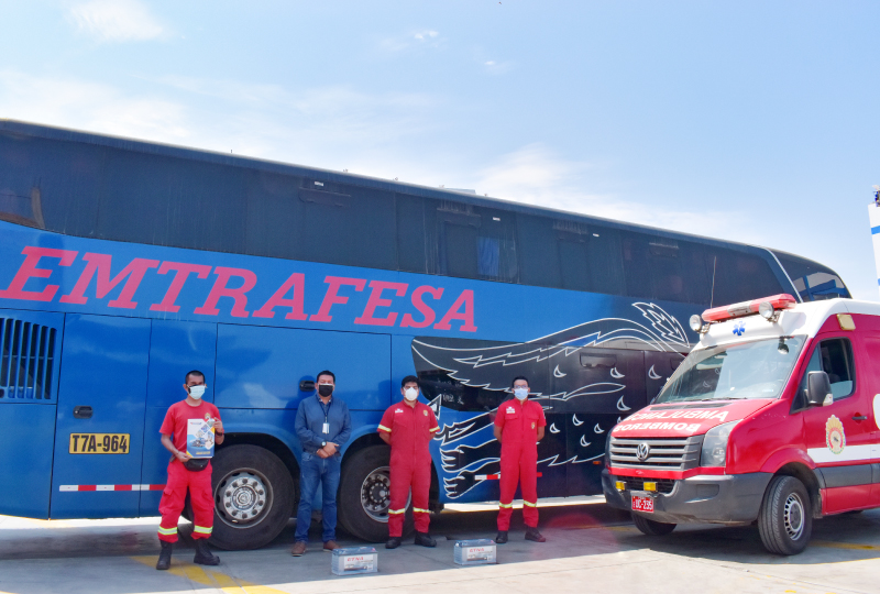 Donación de baterías para ambulancia de compañía de bomberos “Salvadora Trujillo N°26”